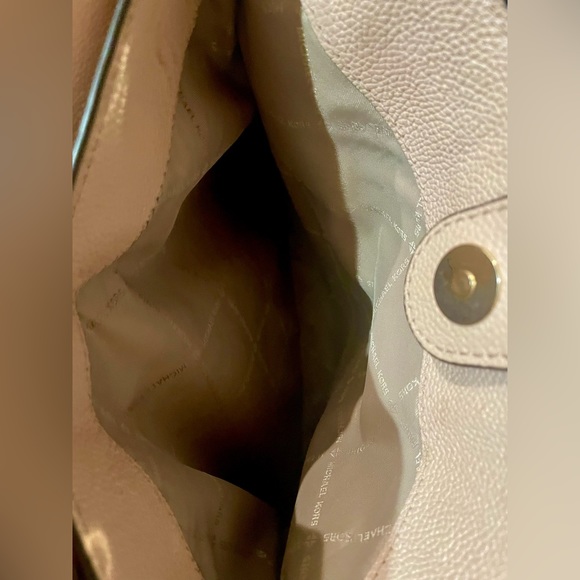 SALE!!!! PINK MK TOTE - Picture 7 of 9